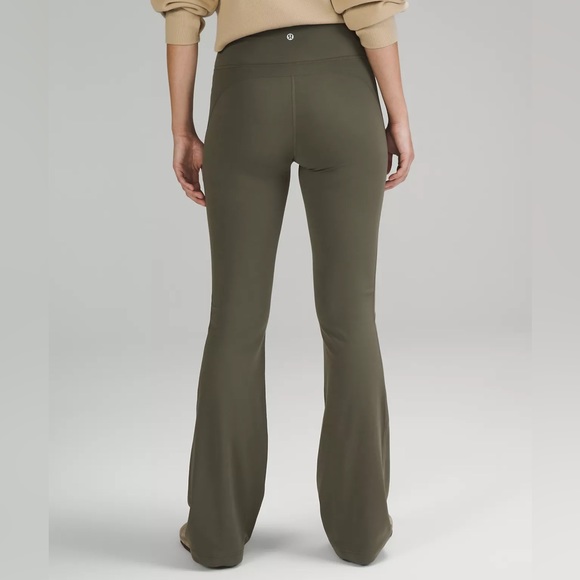 Groove Super-High-Rise Flared Pant
Nulu Army Green - Picture 2 of 5